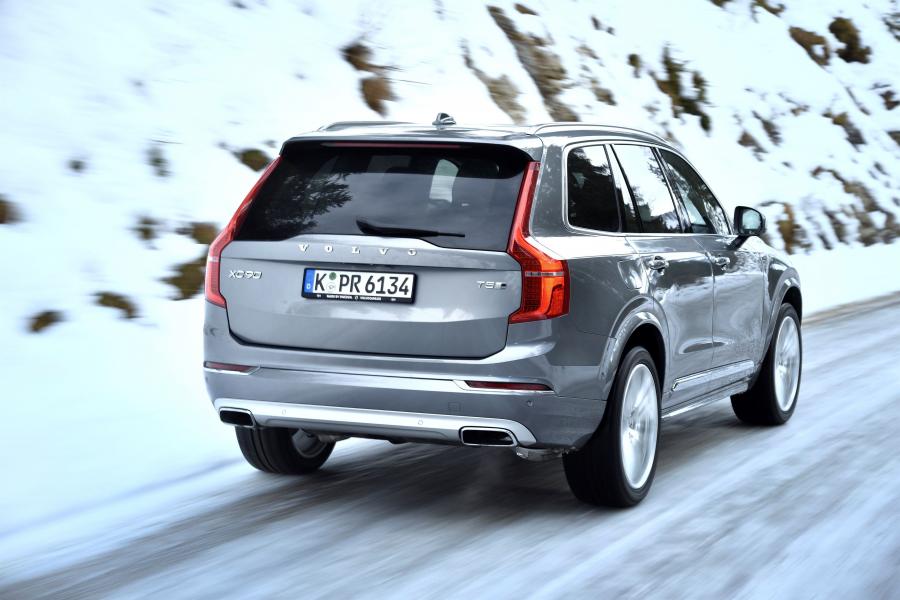  Volvo XC90 T5 Inscription 2015 года  (фото 2 из 11)
